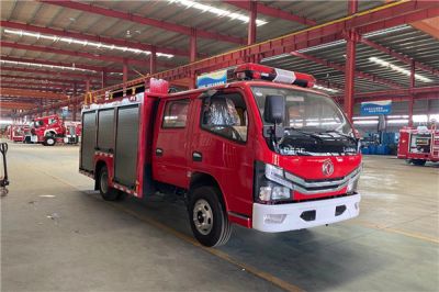 國(guó)六東風(fēng)2.5噸水罐消防車發(fā)車